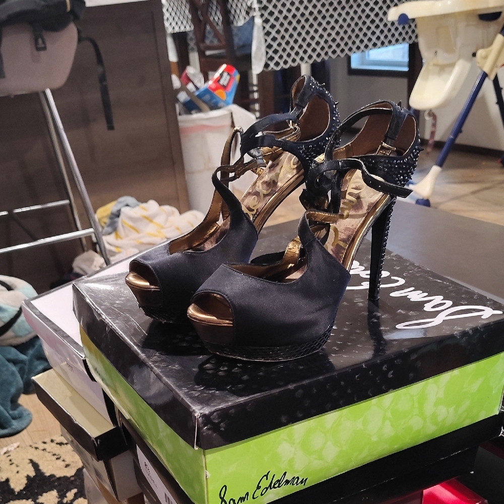 Sam Edelman Black and Gold Peep Toe Heels